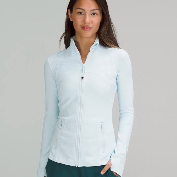 ** Lululemon Define Luon Powder Blue Jacket size 6 Light EUC like new small ** - Picture 1 of 3